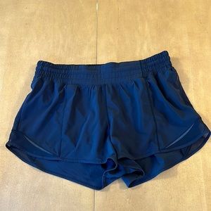 Lululemon hotty hot short high-rise 2.5” size 8 black
